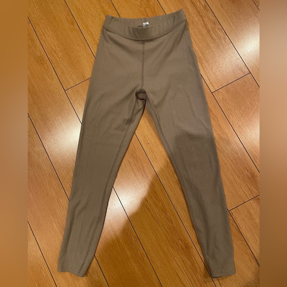ALO Yoga Taupe Leggings